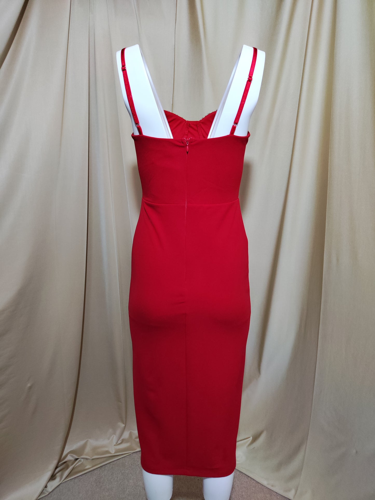 Crvena midi haljina s cirkonima