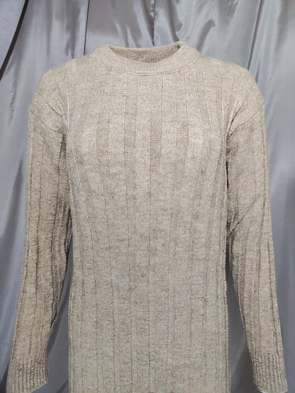 Bež pletena haljina s prugastom teksturom