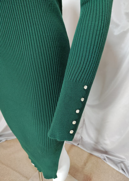 Zelena rebrasta haljina s visokim ovratnikom i cirkonima na rukavima