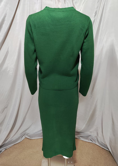 Tamnozeleni komplet sa zlatnim gumbima