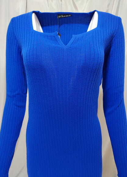 Plava uska haljina s izrezom