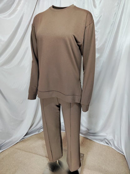 Smeđa trenirka s patentnim zatvaračem sa strane