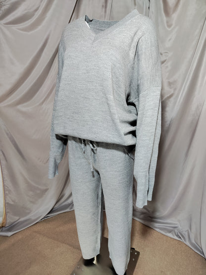 Siva pletena trenirka