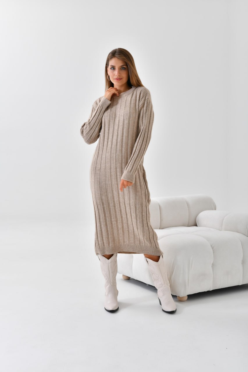 Bež pletena haljina s prugastom teksturom