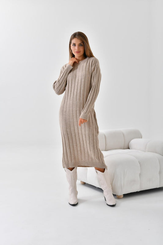 Bež pletena haljina s prugastom teksturom