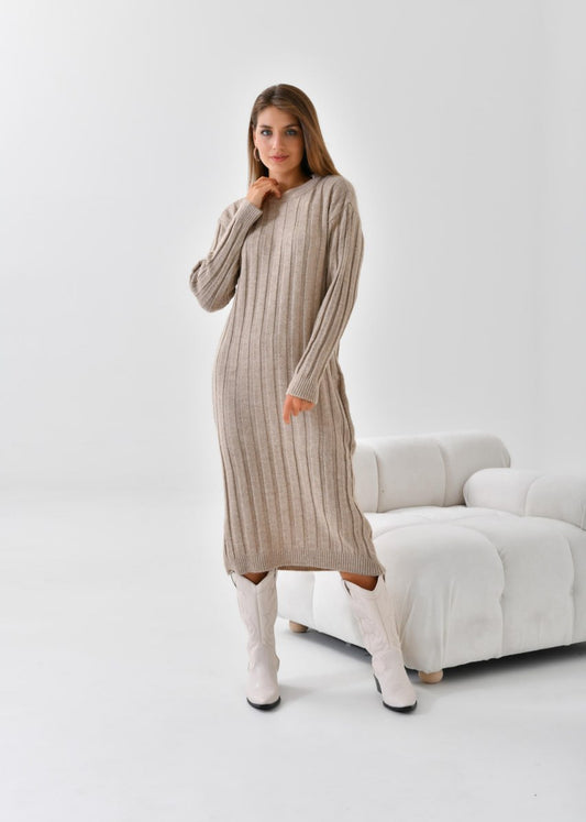 Bež pletena haljina s prugastom teksturom