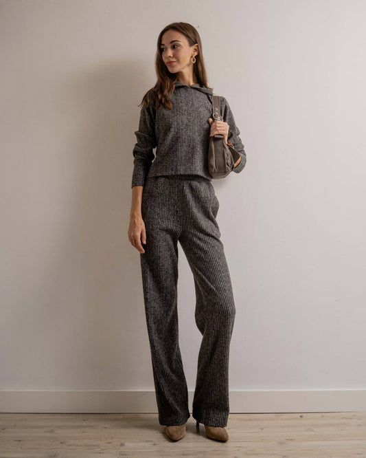 Siva rebrasta trenirka s kapuljačom