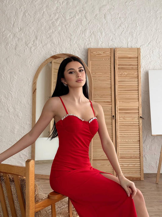 Crvena midi haljina s cirkonima