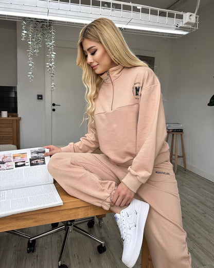 Bež trenirka s patentnim zatvaračem