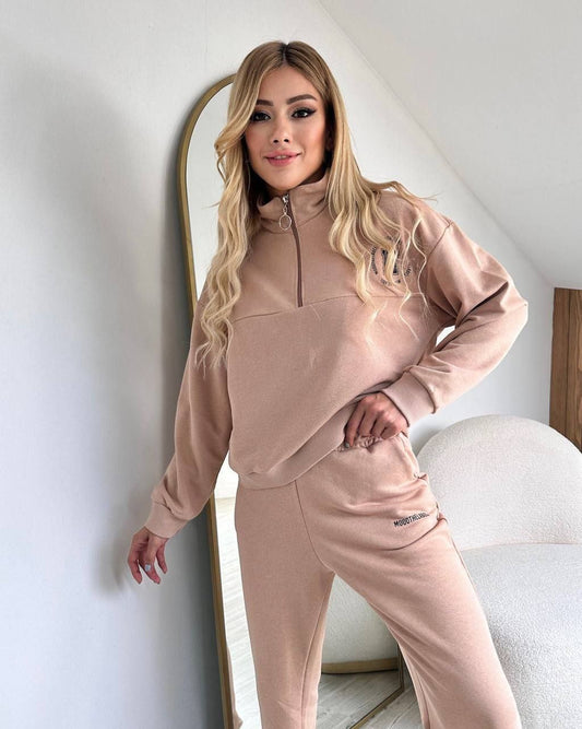 Bež trenirka s patentnim zatvaračem