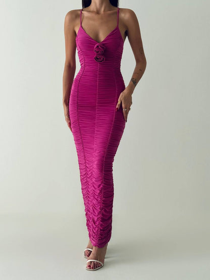 Fuksija uska haljina s naborima i cvjetnim detaljima